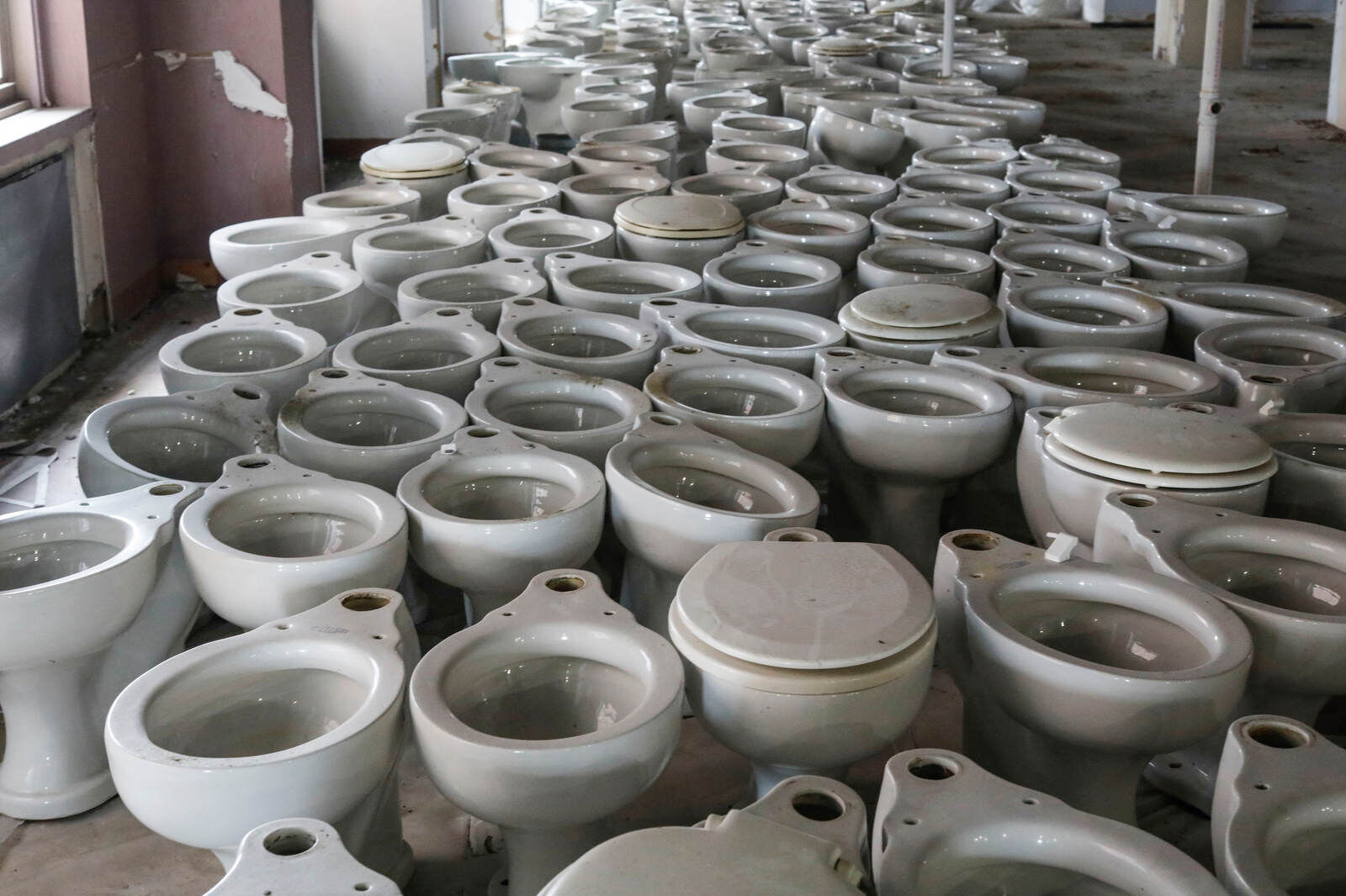 A la commode